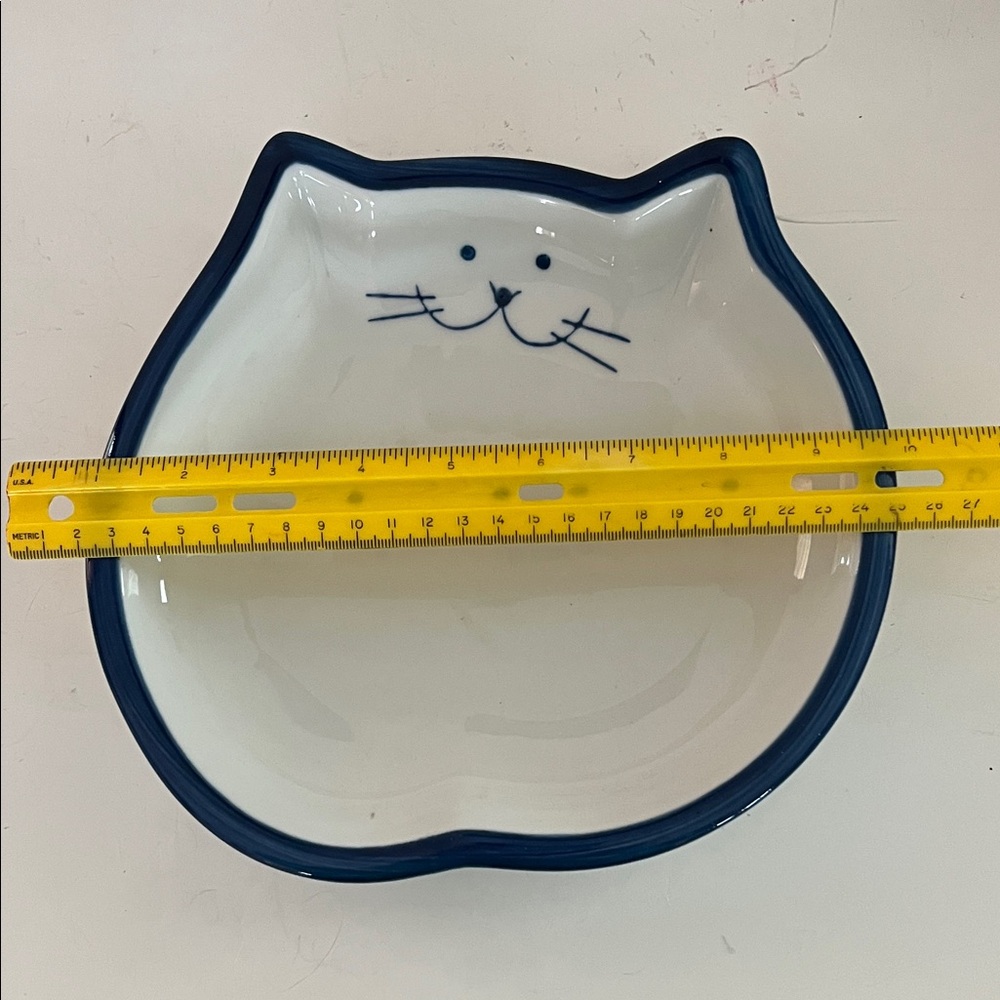 Cat Face ceramic trinket dish/bowl 8x9 inches - White and Navy - Picture 3 of 5